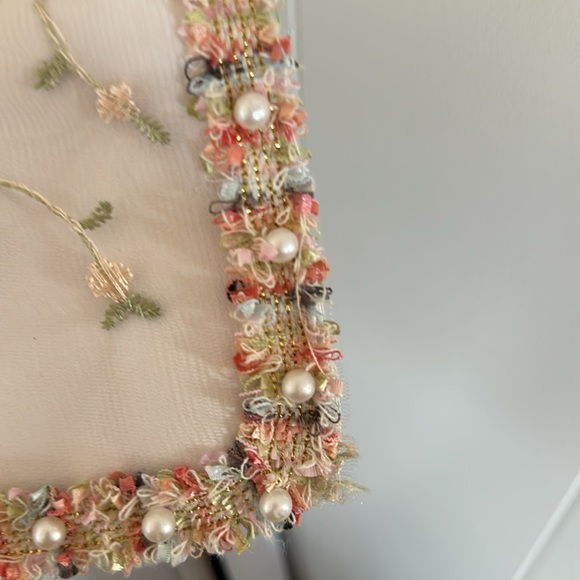 white lace with pearls purse - Picture 6 of 6